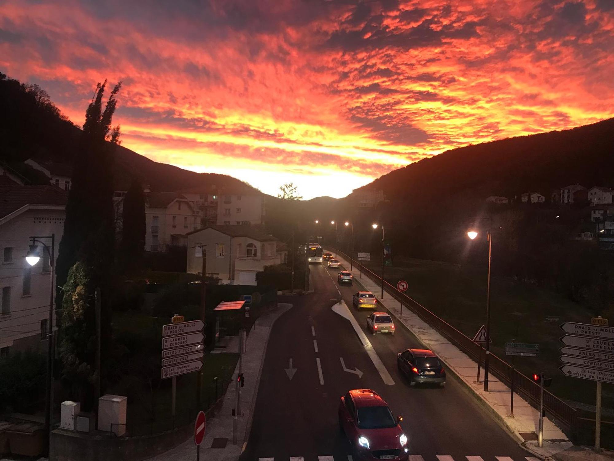 Hebergements A La Rive, Accueil Ouvert Tous Les Jours Jusqu'A 20H00 Dernier Delai, Depuis 30 Ans ! Reserver Ici Svp ! Merci ! Aucun Reglement A Distance Accepte, Paiement Par Cb, Especes, Cheque Ou Cheques-Vacances Imperativement A La Remise Des Clef Amélie-les-Bains-Palalda Kültér fotó